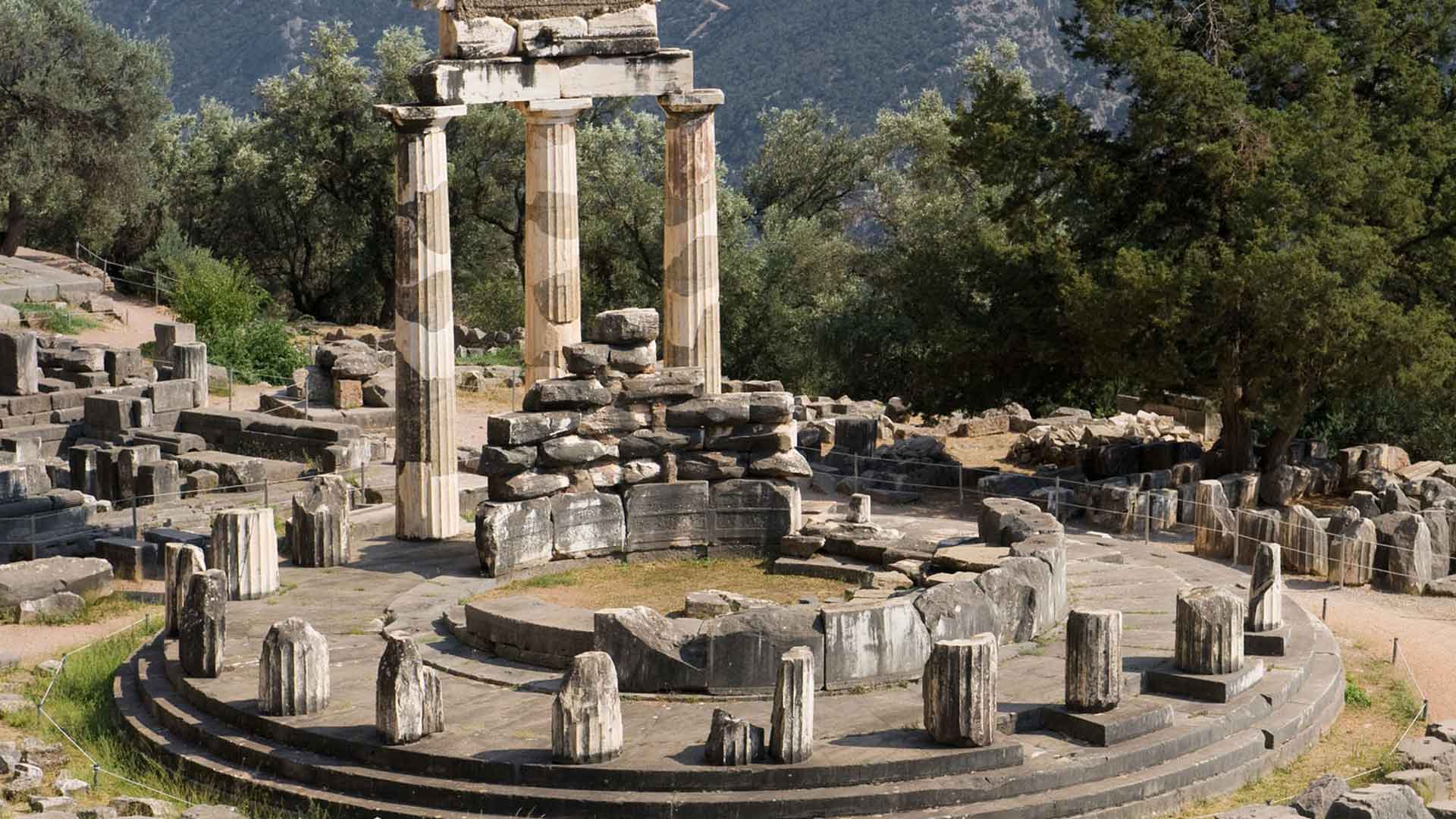 From Athens – Delphi 8 – 9 hours Ενοικιάσεις πούλμαν